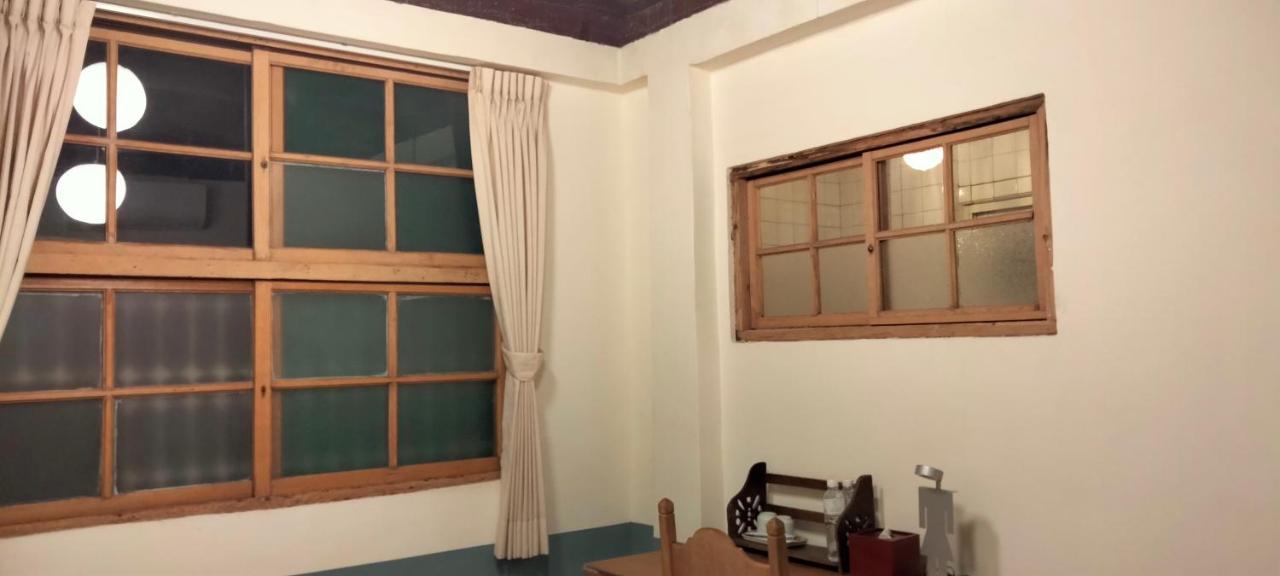 Neat Hostel Tainan Exterior foto