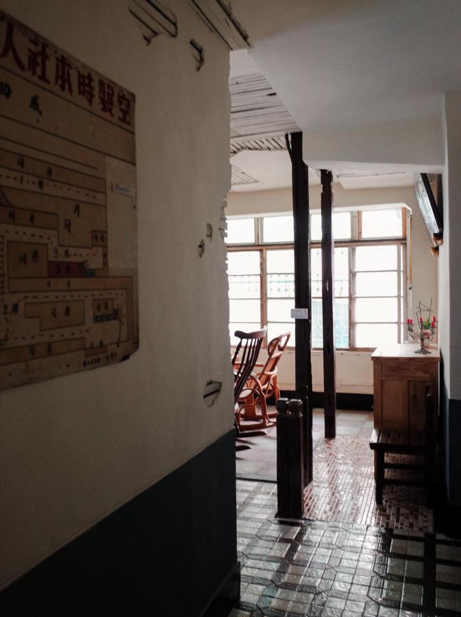 Neat Hostel Tainan Exterior foto